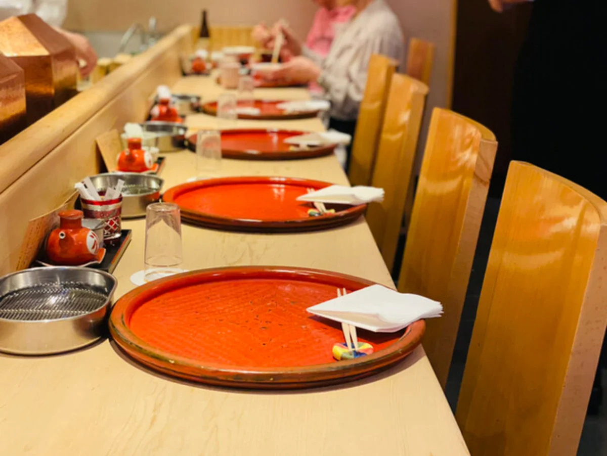 A moment of tranquility surrounded by the dignified scent of Japanese cypress