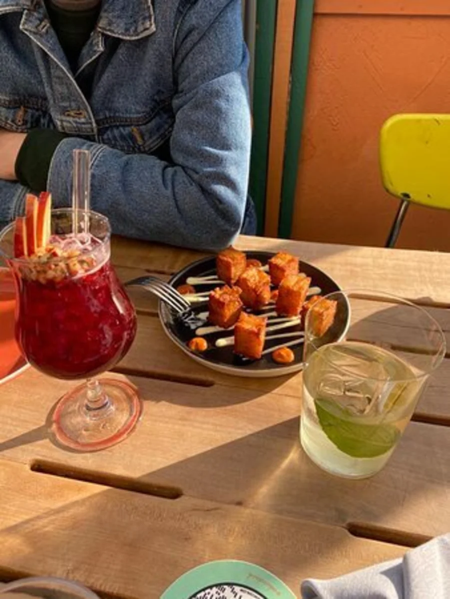 Red Window Reservation | San Francisco, California | Spanish | AutoReserve