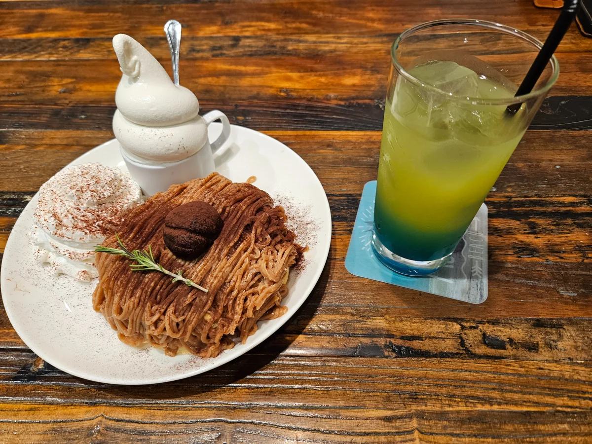 ALOHA CAFE Pineapple 三田店の予約 | 兵庫県三田市 | カフェ