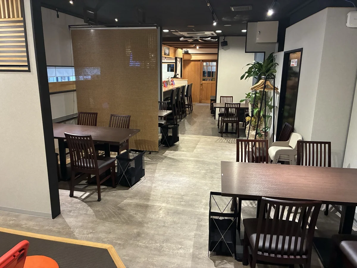 黒豚通り六白 めがね橋店