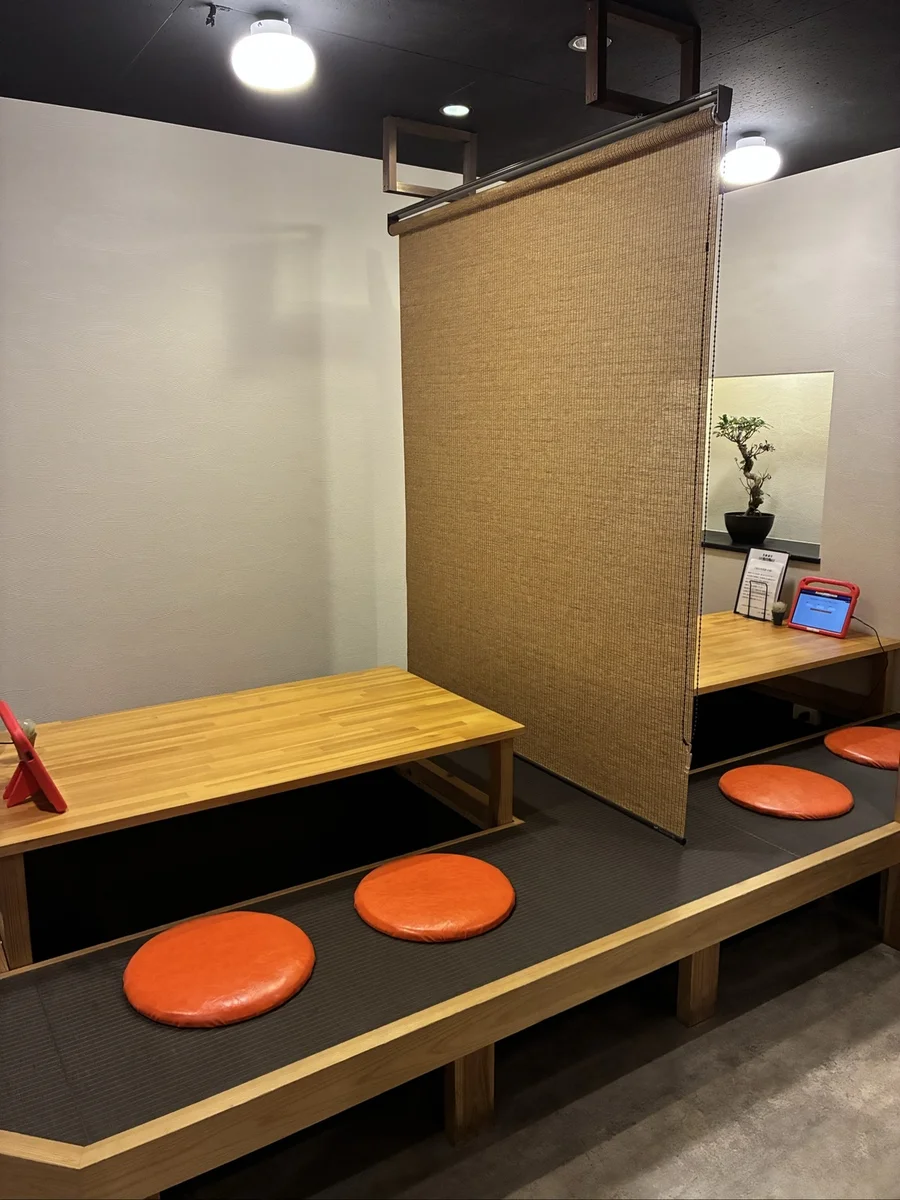 黒豚通り六白 めがね橋店