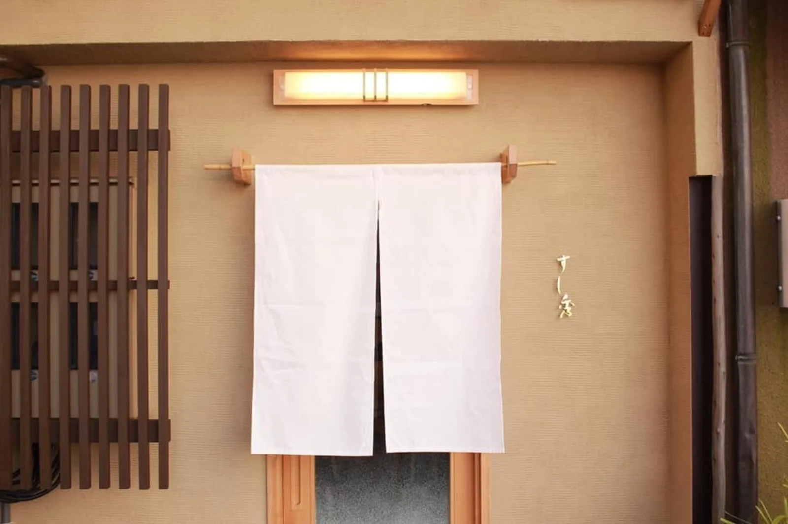 すし秀の内観