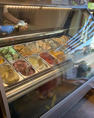 YOSHI YOSHI | 北海道札幌市西区 | アイスクリーム | AutoReserve