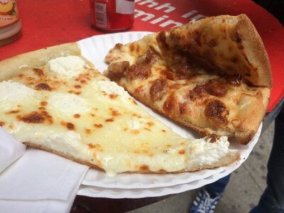 2 ブロス・ピザの予約 | アメリカ、ニューヨーク州ニューヨーク