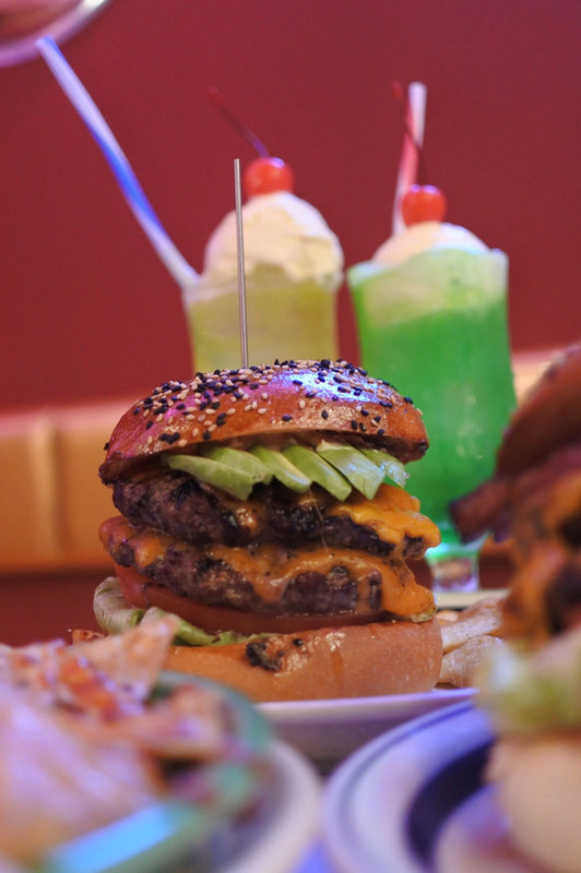 米国老舗 F.B. Rogersの銀のライオン足とライナー付 バターディッシュ 米国老舗 F.B. Rogersの銀のライオン足とライナー付 バター