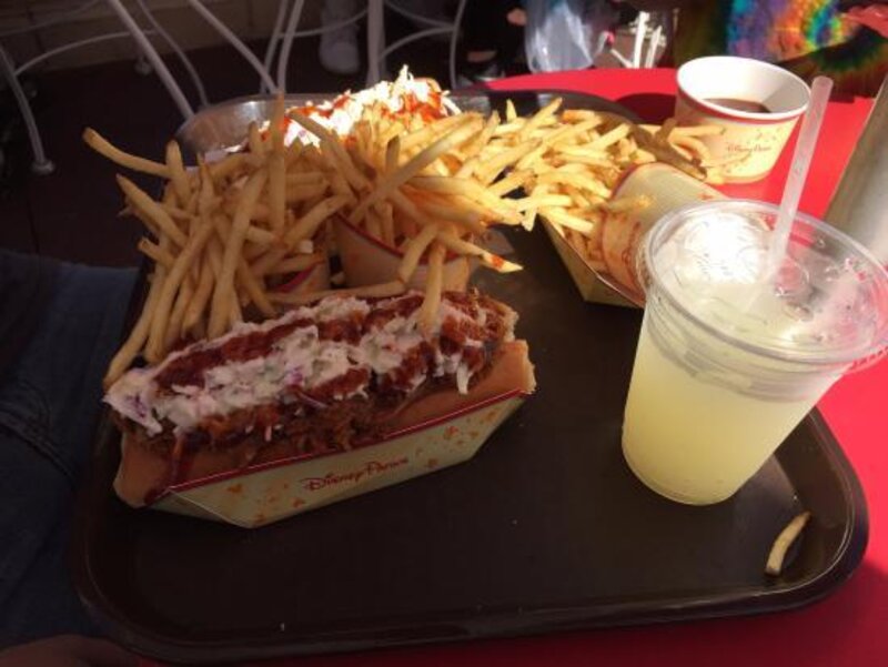 ケーシーズ・コーナーの予約 | アメリカ、フロリダ州ベイレイク